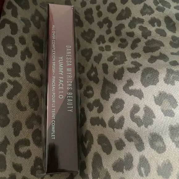 Danessa Myricks Yummy Face 1.0 - Picture 4 of 4